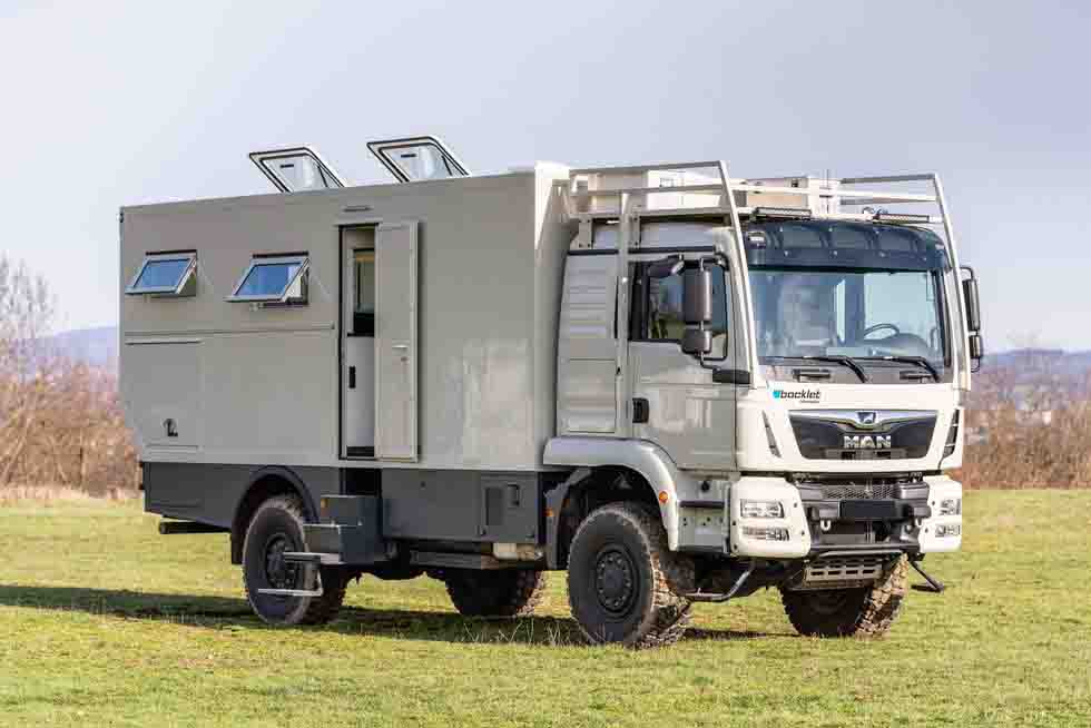 Camion aménagé pour le camping tout-terrain